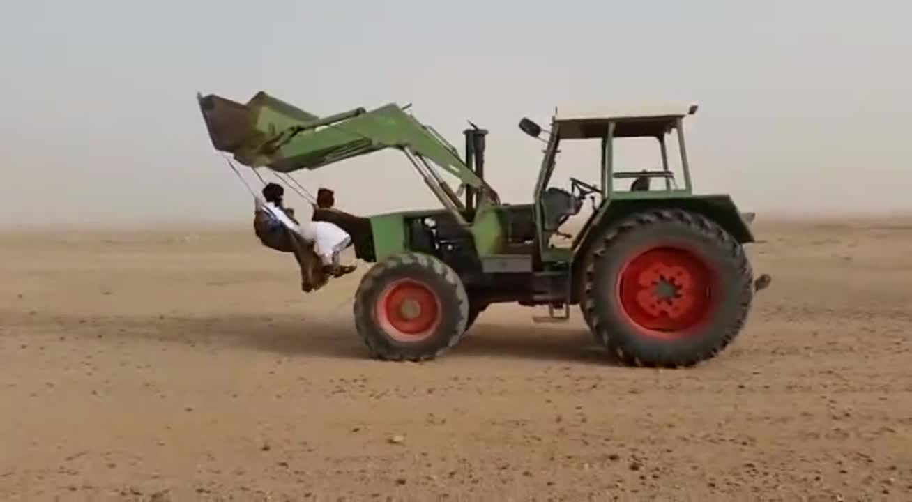 Тези са Гледайте какви неща почнаха да правят от скука!