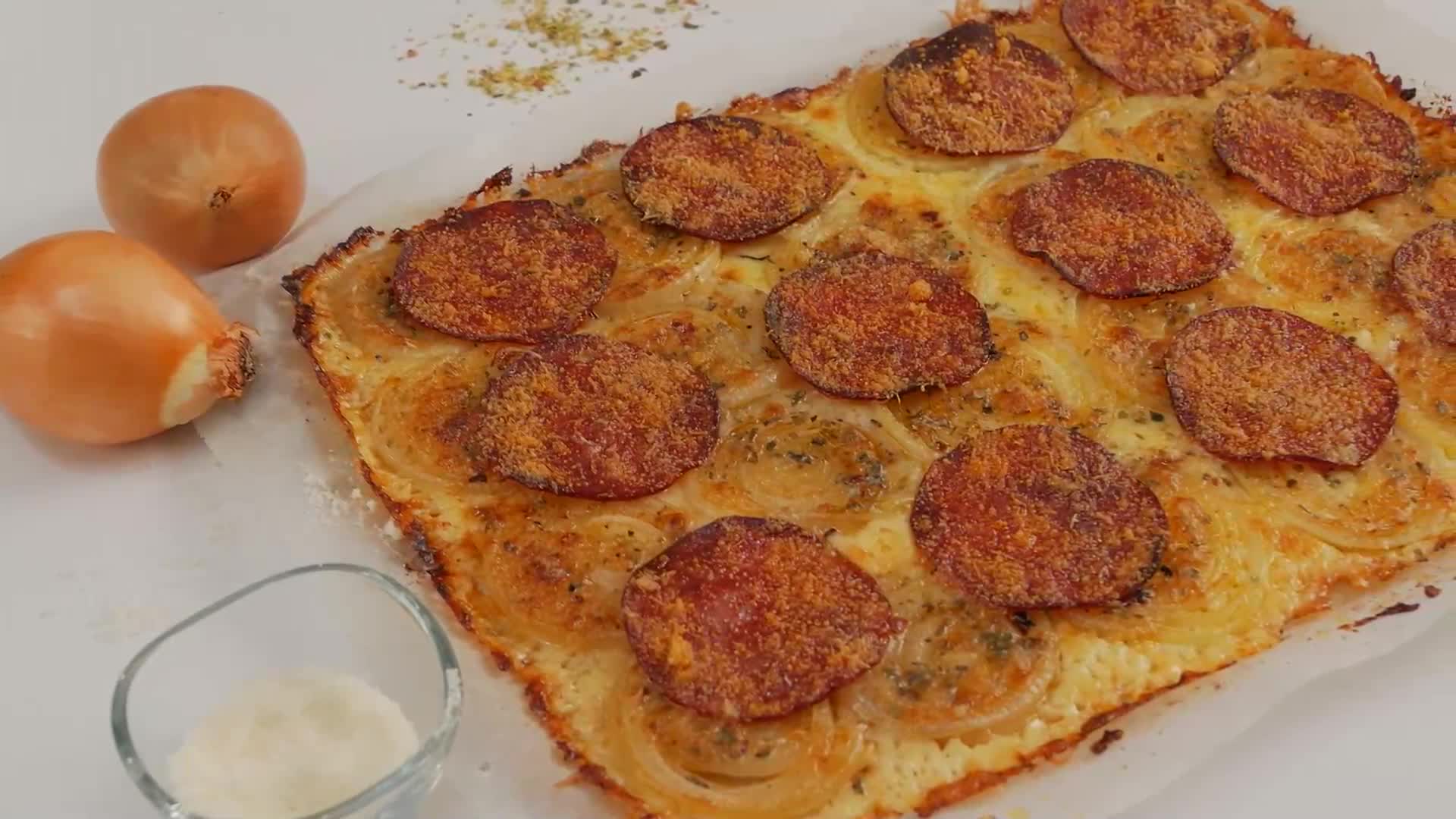 Пица от лук и чоризо