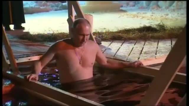 Путин се окъпа в ледените води за Богоявление