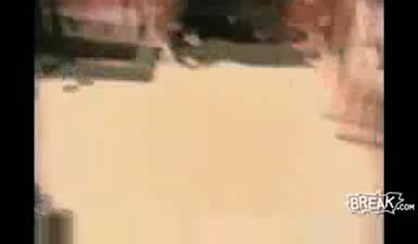 Гледайте Какво Не Трябва Да Правите На Пътечката - Не Бъдете Идиоти Като Този