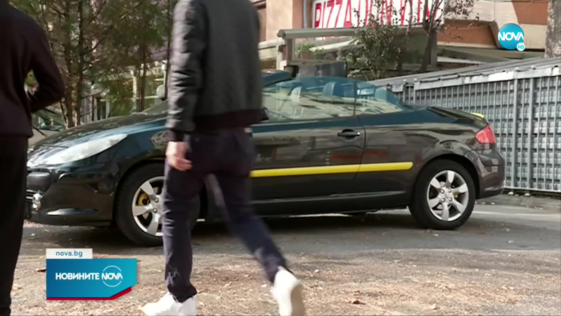 Мъж откри граната върху колата си в София