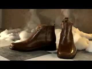 Секси реклама на Bruno Ferrini-известна марка за обувки