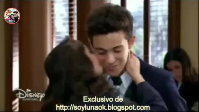 Soy luna 2 - Луна целува Матео по бузата - епизод 43 + Превод