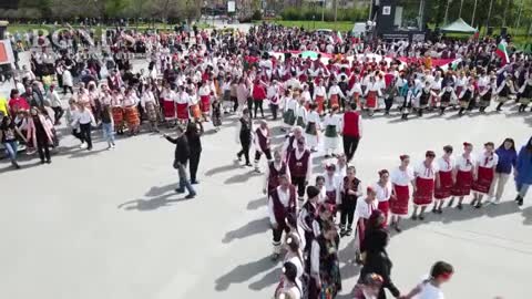 "Най-дългото хоро в София" събра 1342-ма танцьори от цяла България и отправиха послание за мир