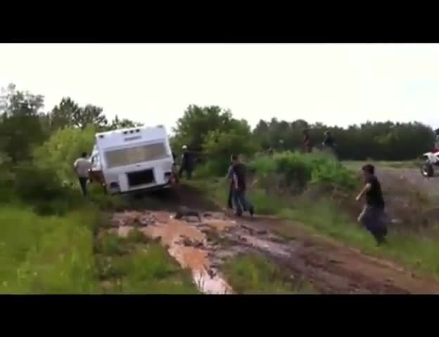 Много е здрава нали ? ;дд