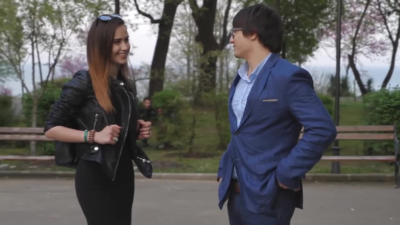 Типично "Първа среща" (Епизод 3, С02)