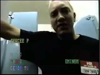 Eminem прави Freestyle в Wc! 