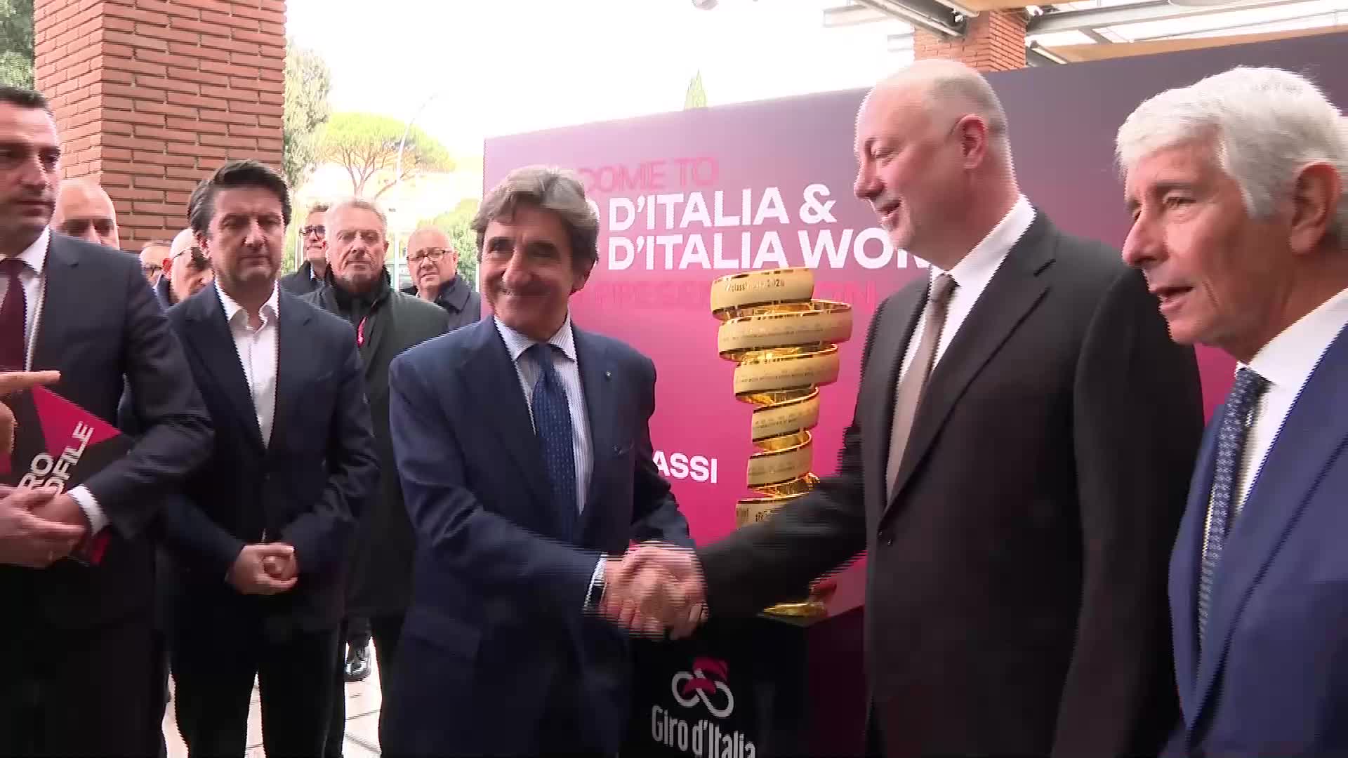 Премиерът: Провеждането на Giro d'Italia 2026 в България ще осигури световна видимост на страната ни