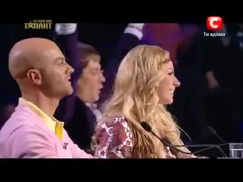 Тоя е Страшна Машина! Успя да направи 53 набирания за 60 секунди!