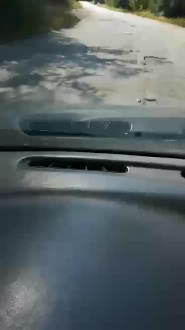 Кратери по път с винетка