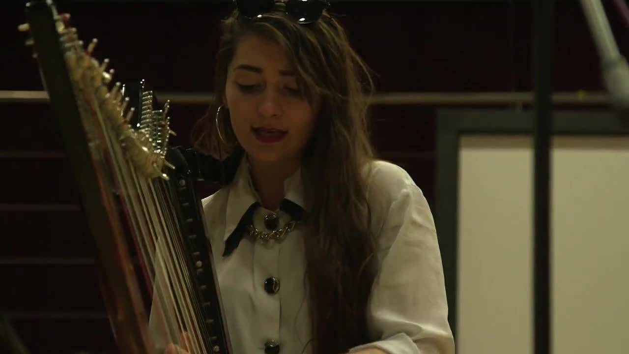 Floralyn George- The Burning Sea ( Горящото море ) Живо изпълнение