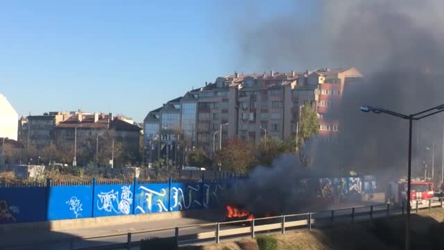 Горящ автомобил в София