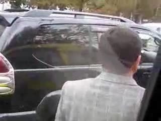 Два черни джипа настигат маршрутката и почват да бият шофьора… а уж минаха тия времена!
