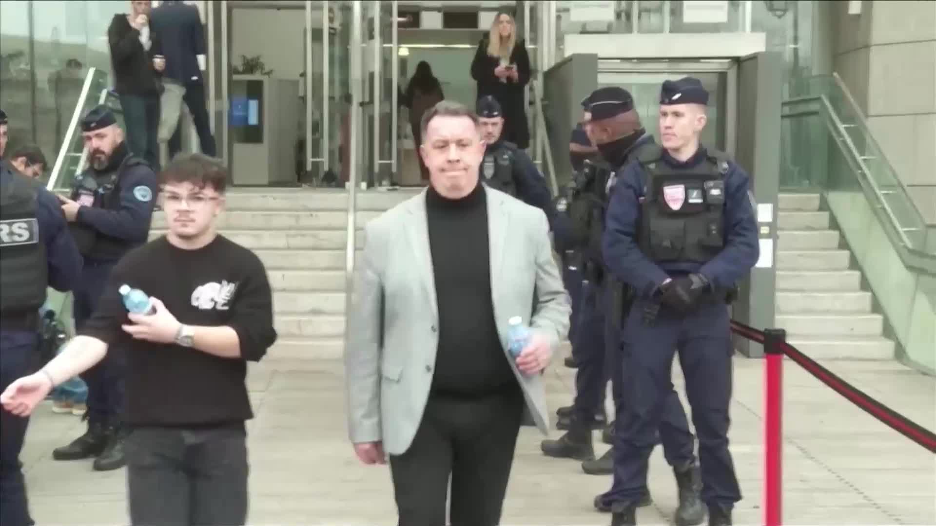 Случаят „Пелико“: Осъдиха на 20 г. затвор мъжът, организирал изнасилвания на съпругата си