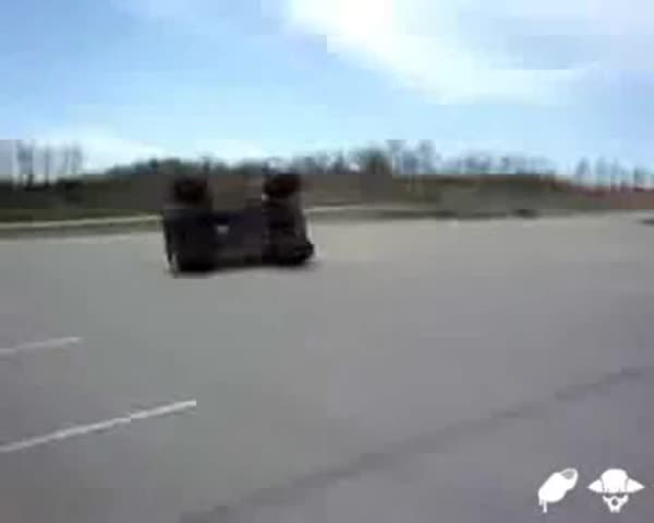 Тоя се прай на шофьор ама е много некадърен 