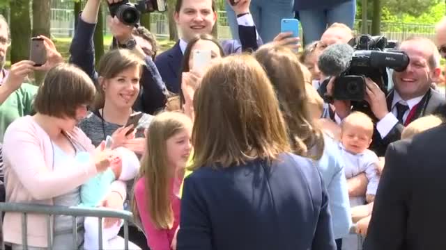 Кейт Мидълтън - сама на задгранична визита