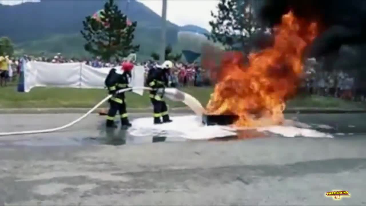 Компилация провали с пожарникари - Monthlyfails