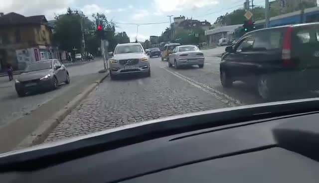Джип в насрещното