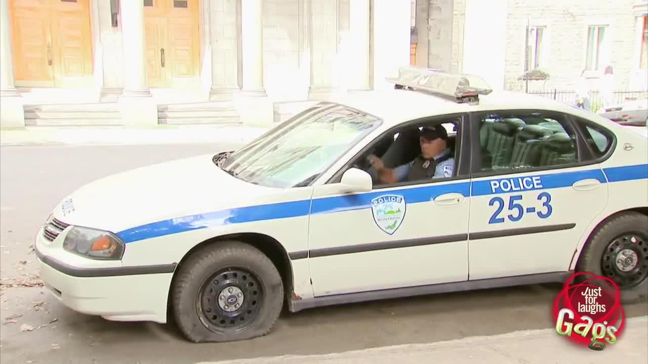 Дете каубой срещу полицай - скрита камера