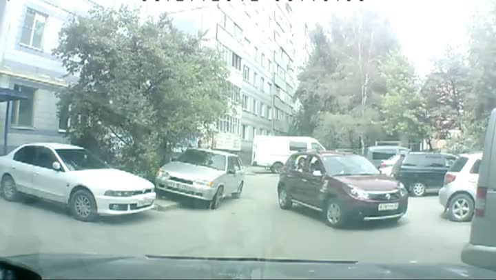 Жена зад волана - ужас !
