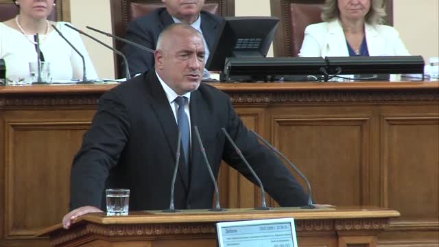 Борисов предлага: Кабинетът да взима решения за миграцията само с одобрението на НС