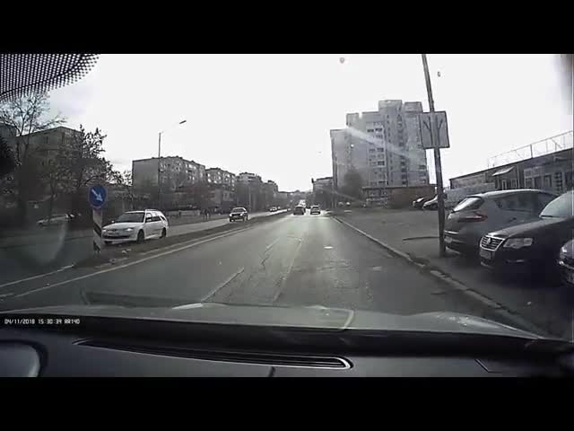 Преминаване през пешеходна пътека