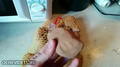 Руснак си купува картофи а получава...