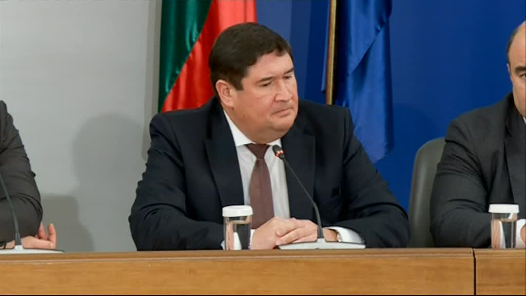От 1 януари: „Лукойл Нефтохим” прехвърля производство и данъци в България