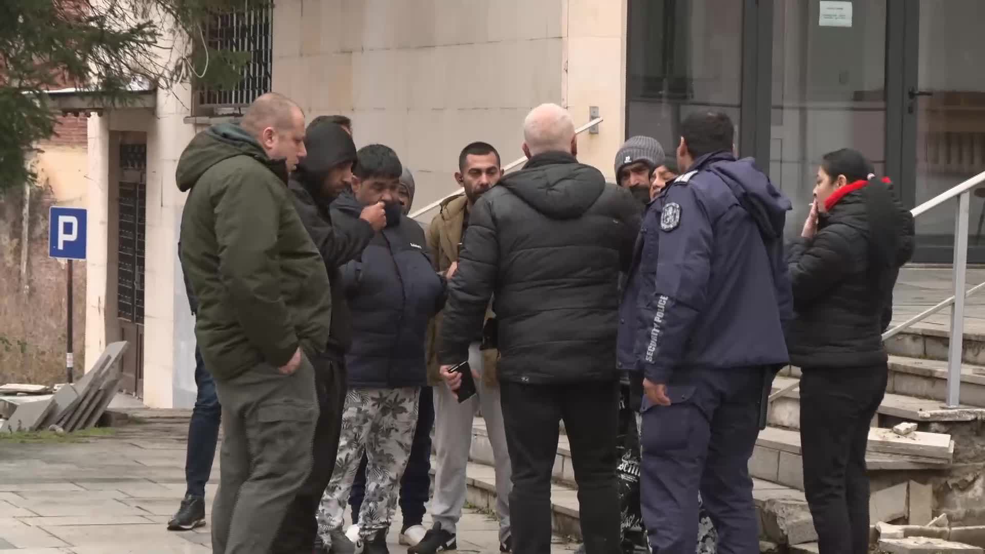 Напрежение пред полицията в Горна Оряховица, ромски кланове се сбиха