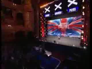 Момче показва страхотни умения с топка Britain Got Talen