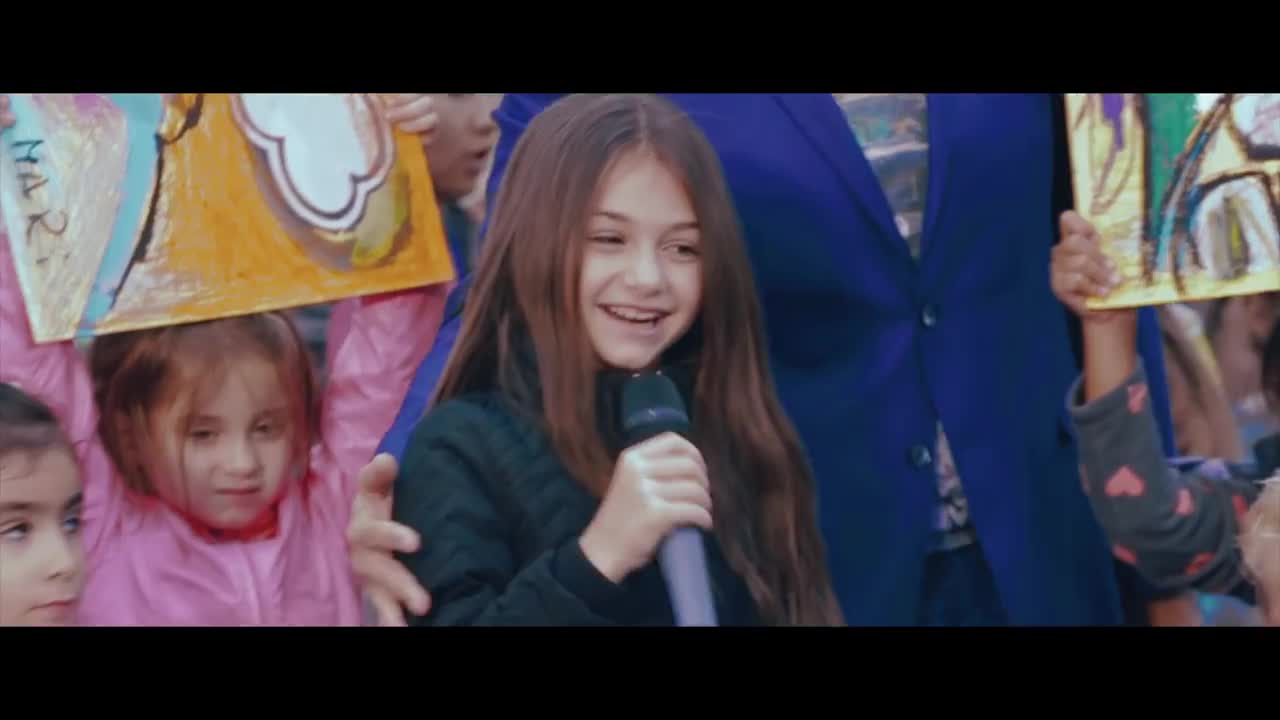 Официалният химн " Discover " на Детската Евровизия 2015 в изпълнение на Крисия Тодорова