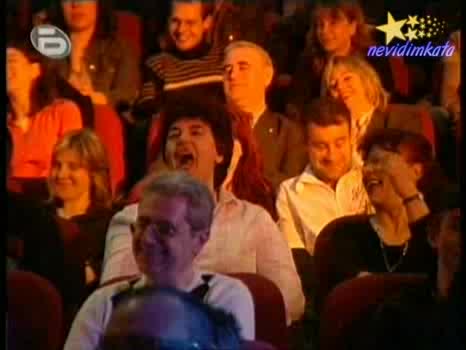 Комиците - Кой Хвърли Тая Бутилка Ве?!? 25.04.2008