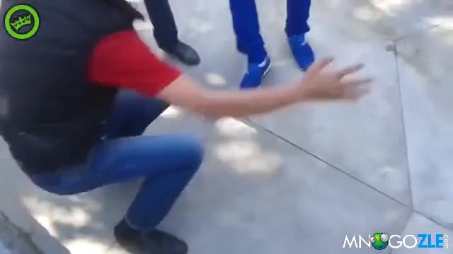 Дръж ми плюнката