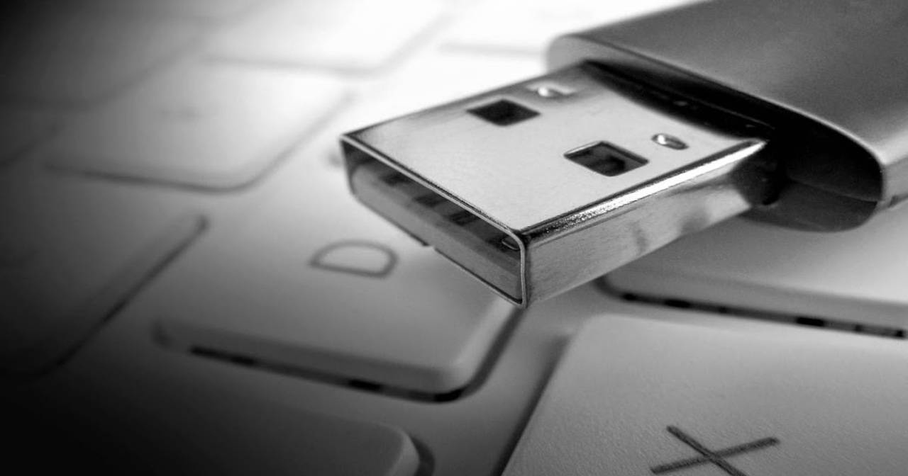 Наистина ли има значение ако извадите USB флашката повреме на работа