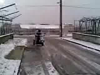 Дрифт на сняг с скутер 50CC