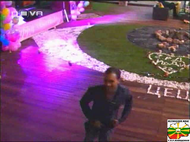 Умберто Се Ебава С Чалга Певицата - Big Brother 4