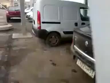 Автоматично отваряне на багажник с неочакван край