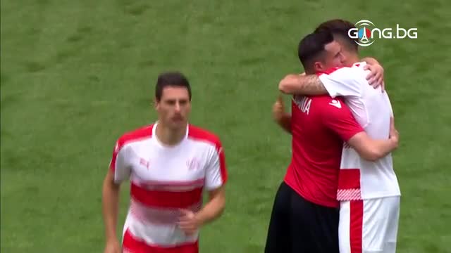 Братска прегръдка между съперници на Албания и Швейцария