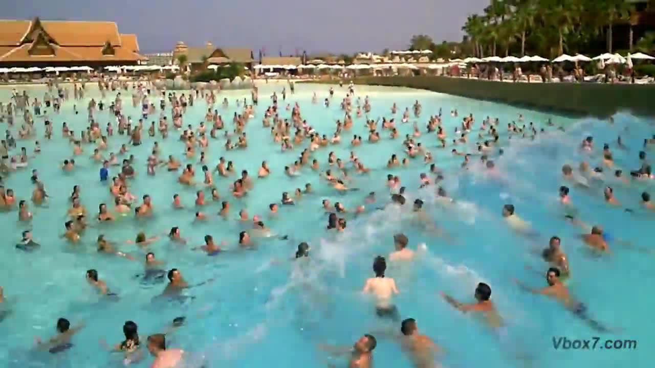 Басейн с вълни цунами - Siam Park Тенерифе