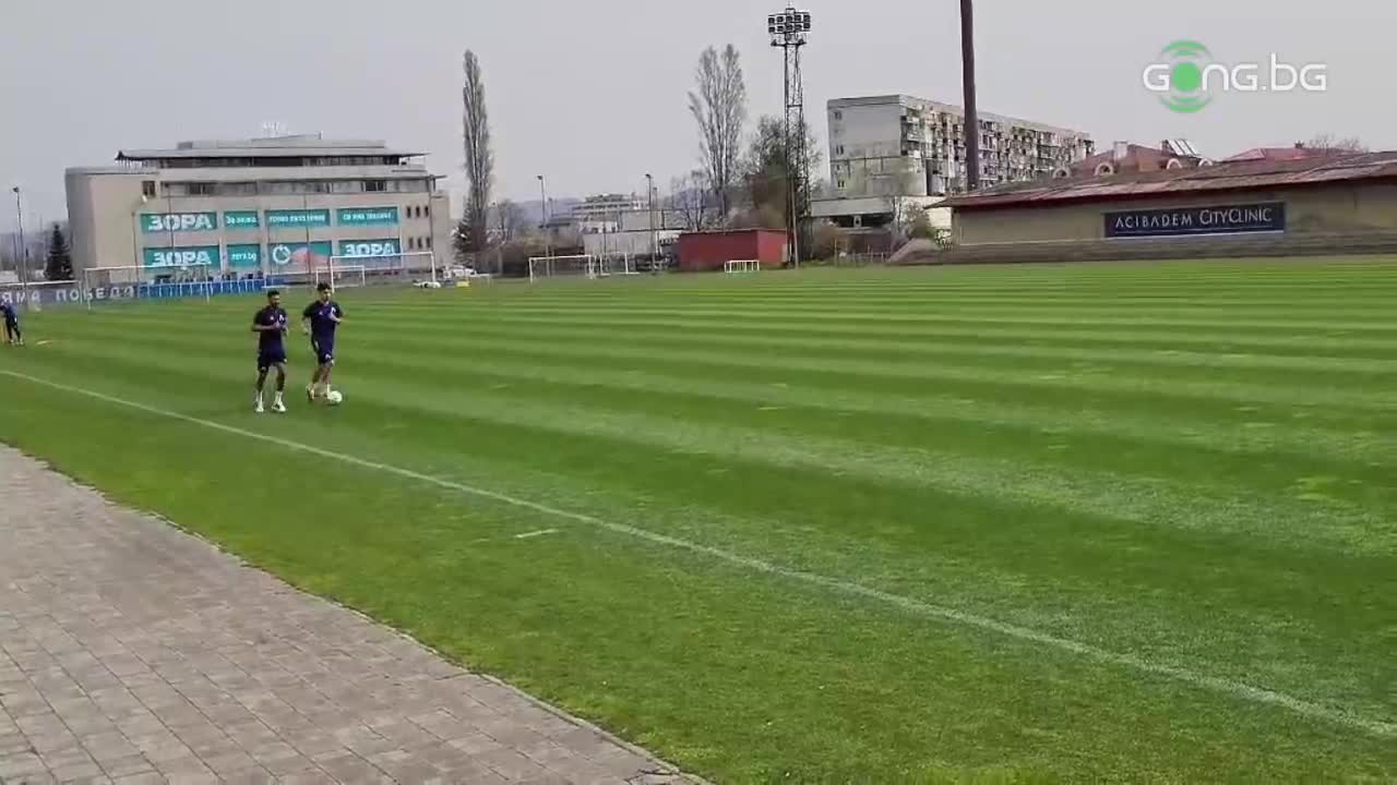 Левски тренира преди гостуването в Разград