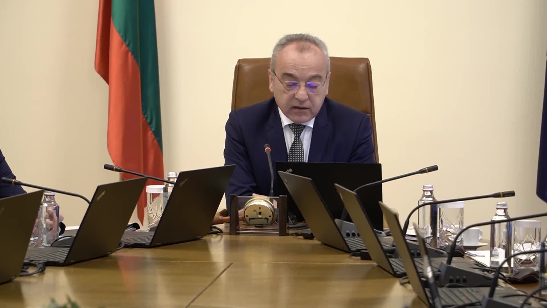 Донев: Държавата не е за частно ползване