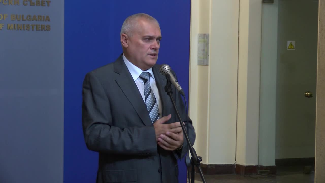 Валентин Радев за поисканата му оставка: Изненадан съм