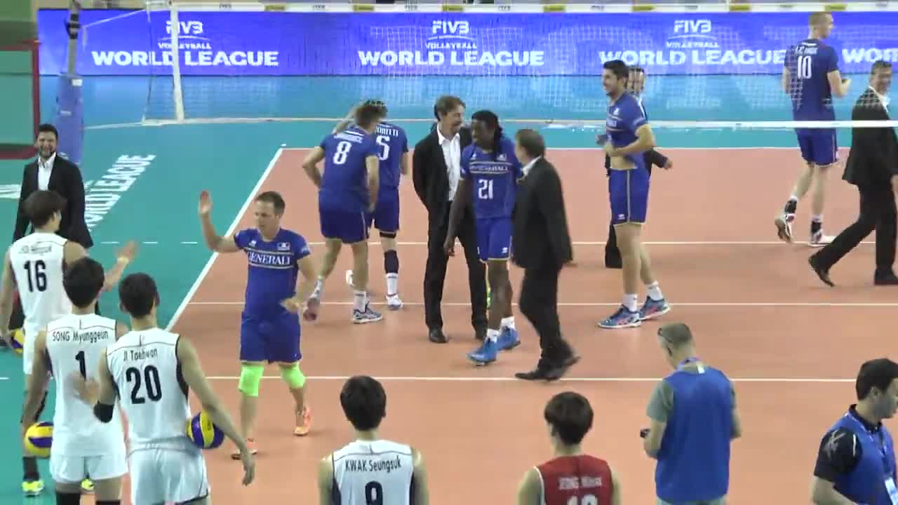 Remi Gaillard - шега със Световните шампиони по волейбол 2015