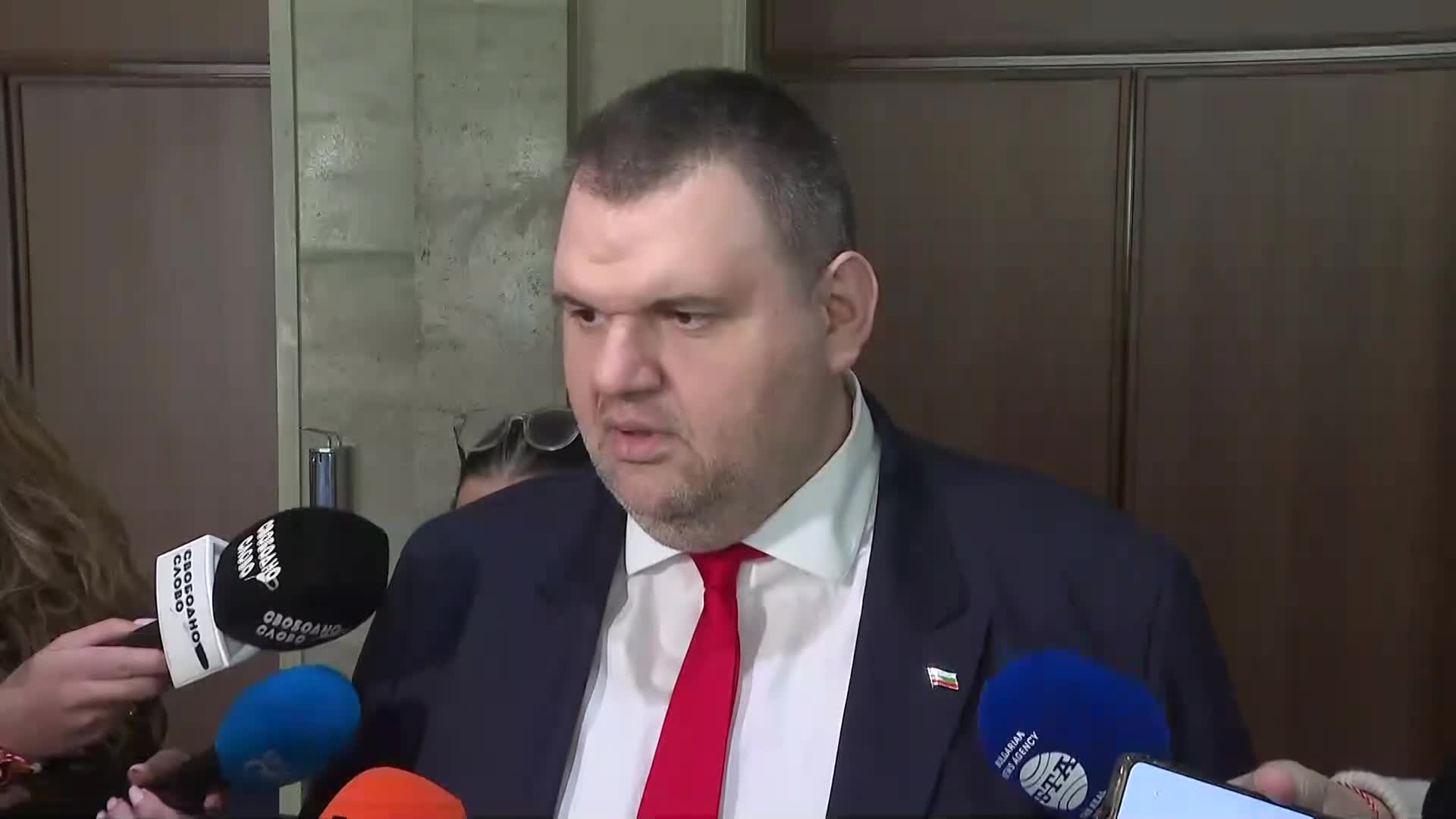 Пеевски: Няма опасност кабинетът да се разпадне