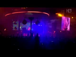 Tiesto - Live Paris (за 3 часа накара парижани сами да си говорят :) )