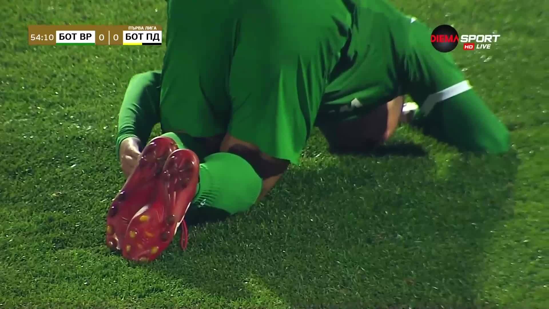 Симулира ли Валери Божинов?