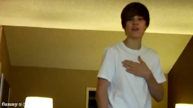 Ужас! Justin Bieber Се Удря Лошо 