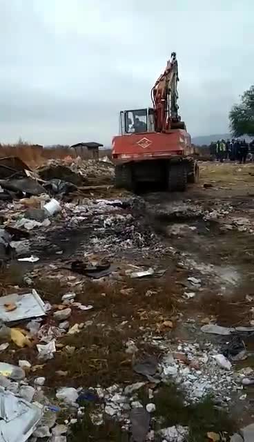 Събарят 24 незаконни постройки в старозагорския квартал "Kольо Ганчев"
