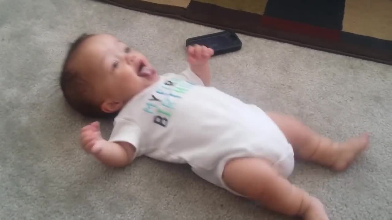 Бебе тотално откача на песента Turn Down For What