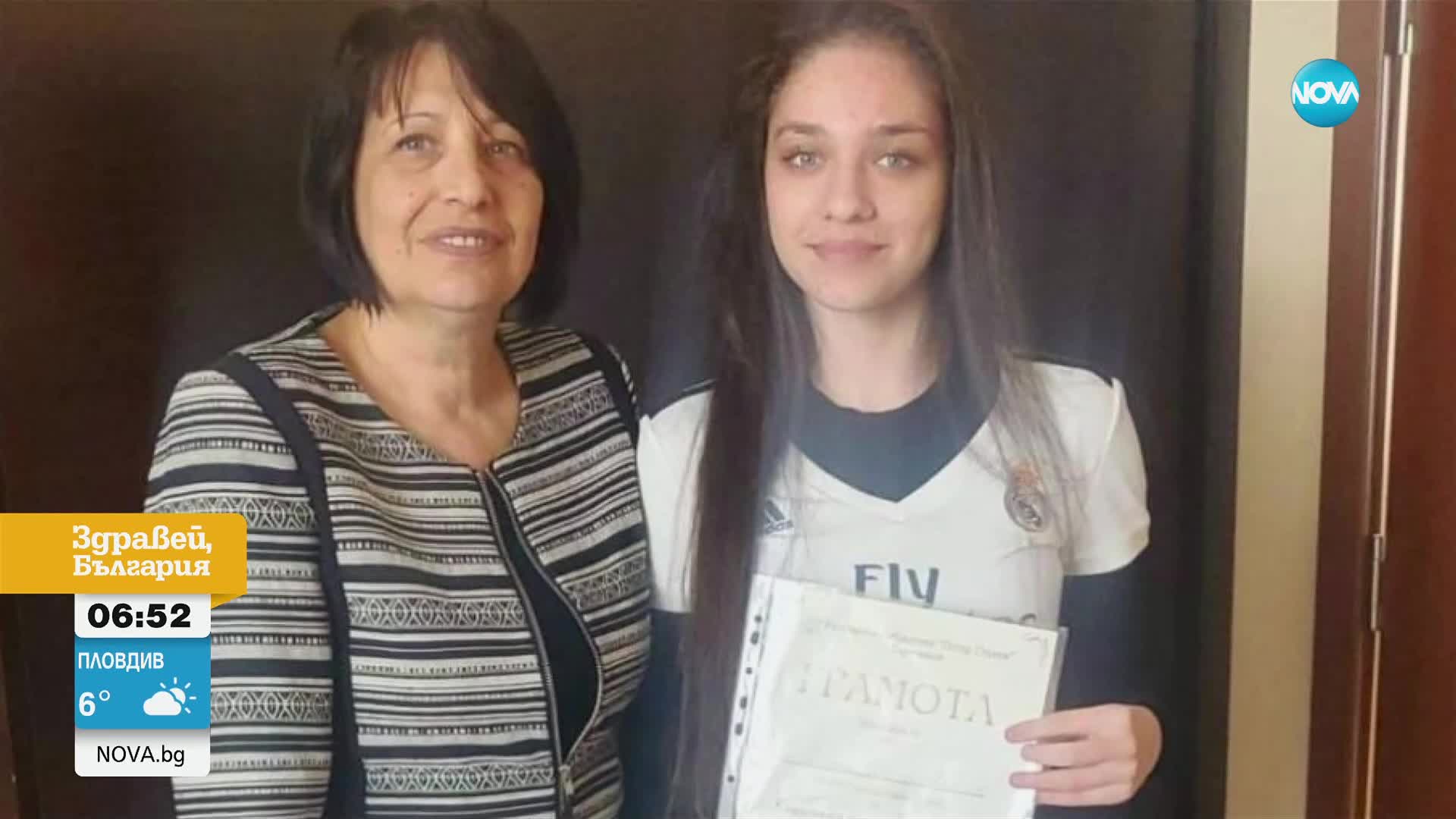 Ученичка от Айтос направи макет на Айфеловата кула